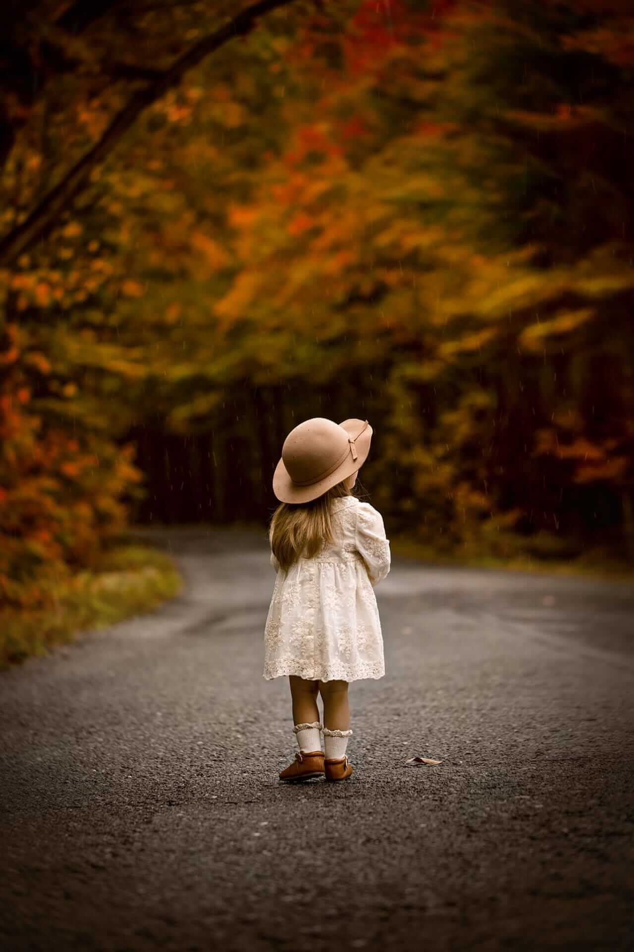 Séance photo d'automne d'une petite fille à Granby.