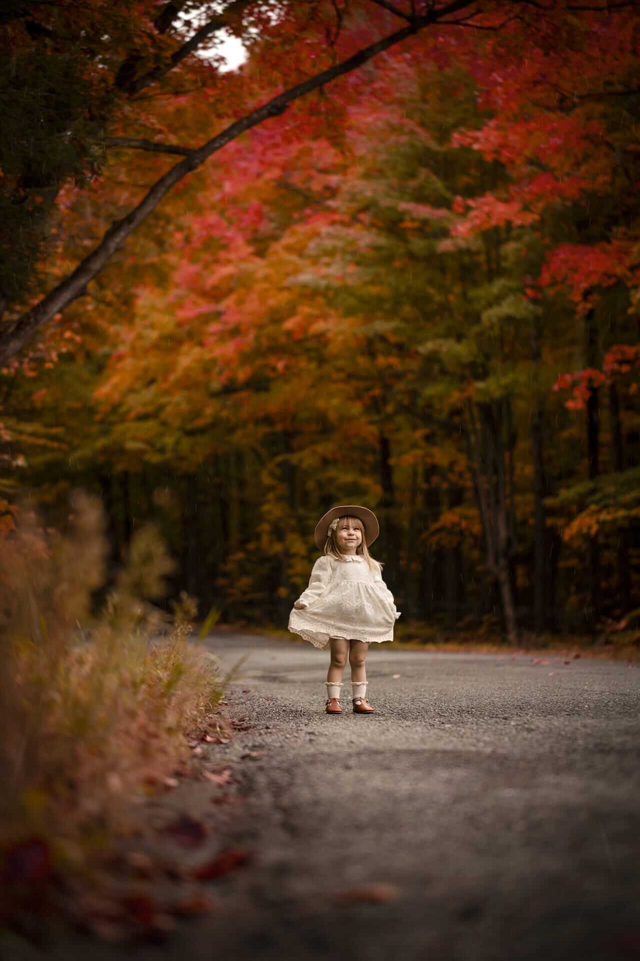 Séance photo d'automne d'une petite fille à Granby.